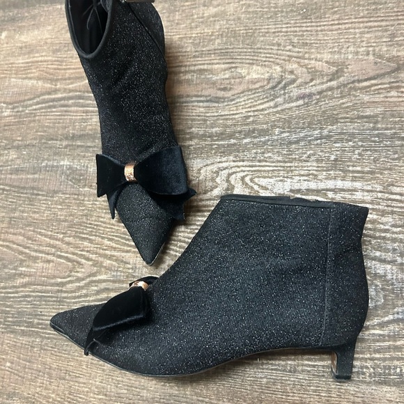 Ted Baker size 37 EUC/GUC “Bowtee” Lurex bow Black Ankle Boots with Kitten Heel - Picture 7 of 16